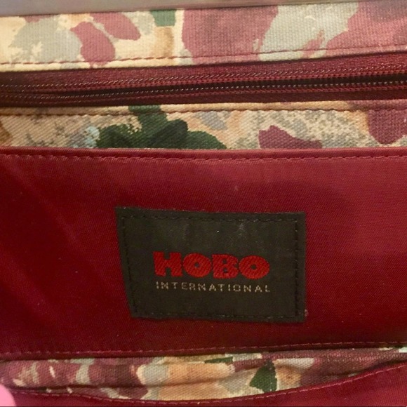 HOBO Brand handbag with chain - Picture 7 of 9